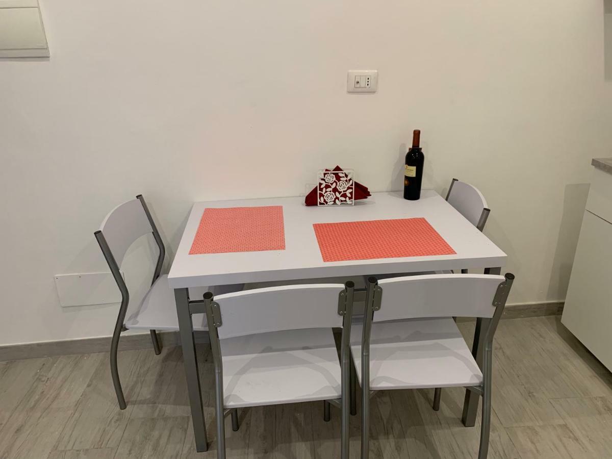 Deni'S Apartments Per 4 Сиракузы Экстерьер фото