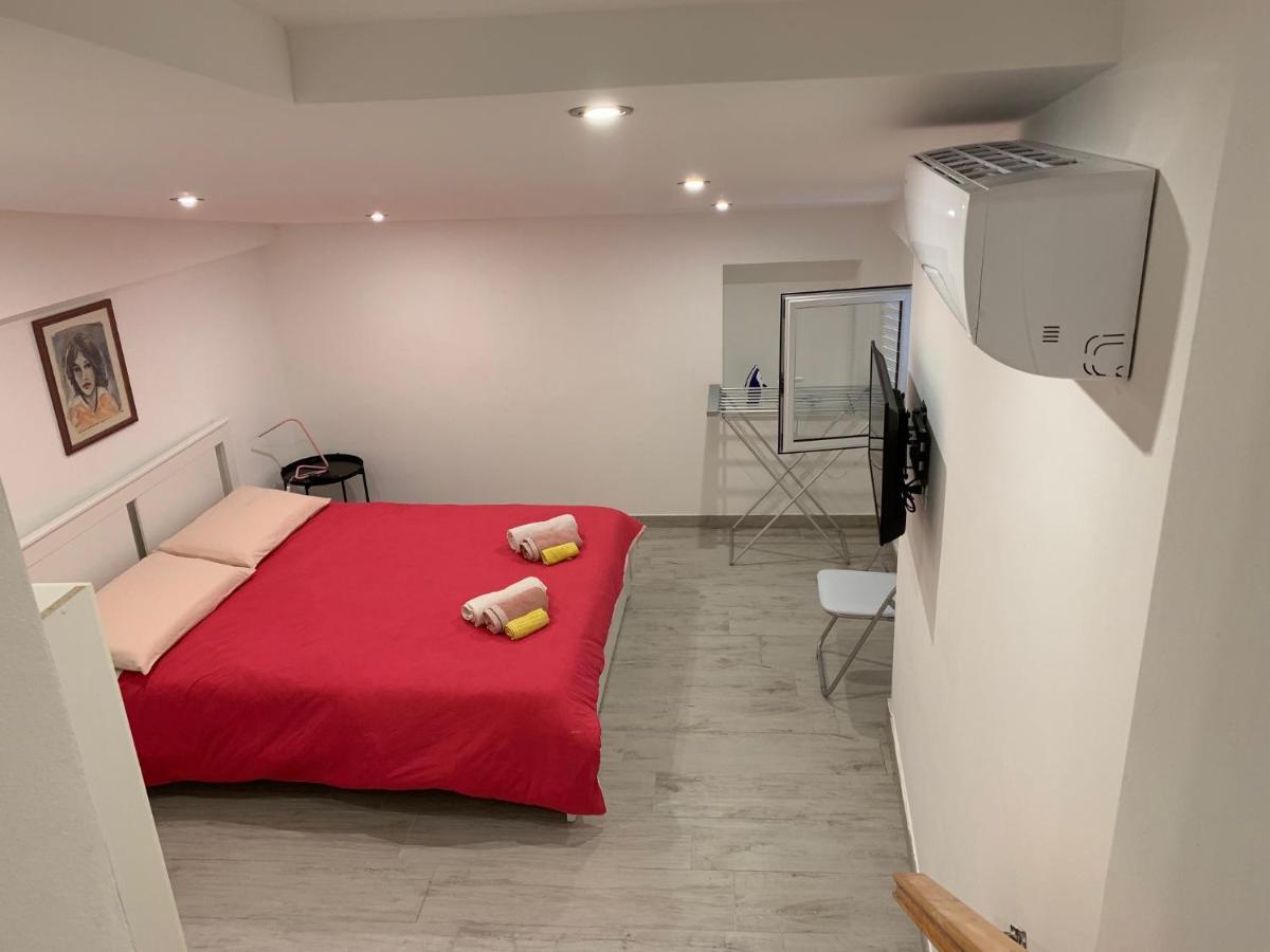 Deni'S Apartments Per 4 Сиракузы Экстерьер фото